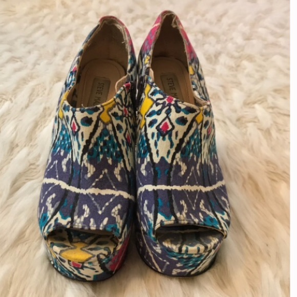 Steve Madden Multicolor tribal peep toe wedges - Picture 2 of 8
